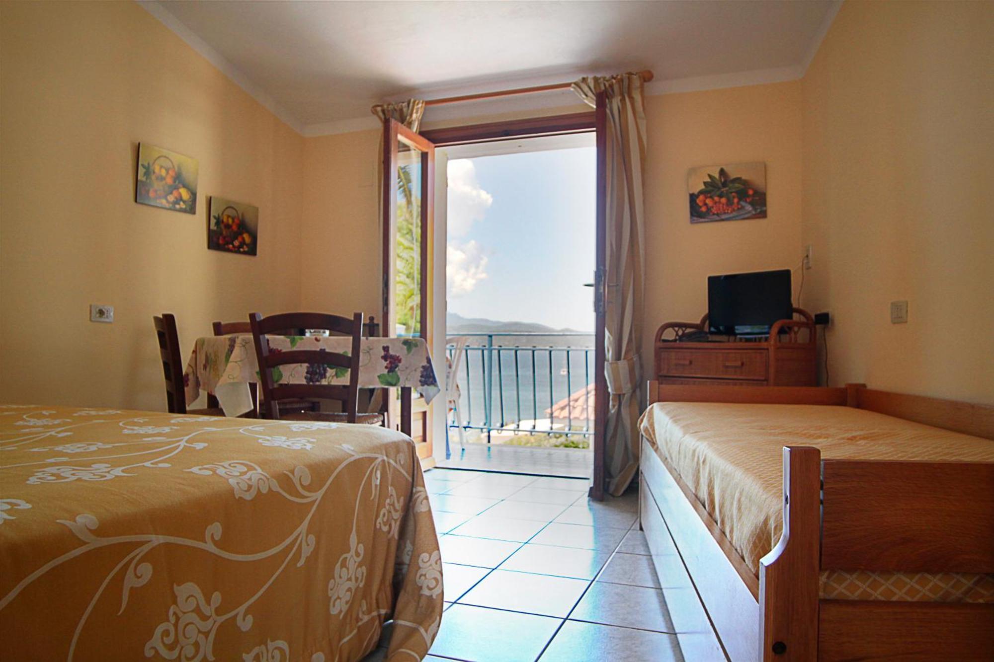 Residential Hotel Villaggio Innamorata 卡波利韦里 客房 照片