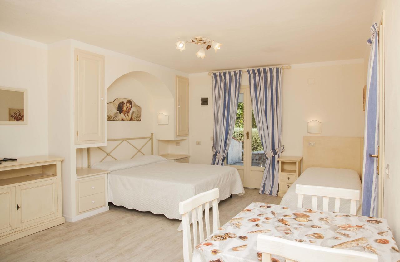Residential Hotel Villaggio Innamorata 卡波利韦里 外观 照片